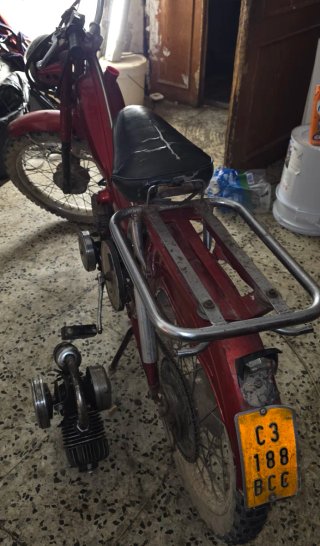 Moped Antigua Roja