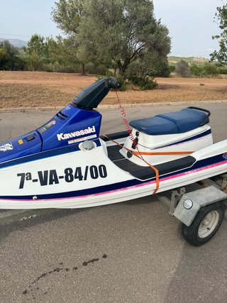 Moto de agua Kawasaki con remolque