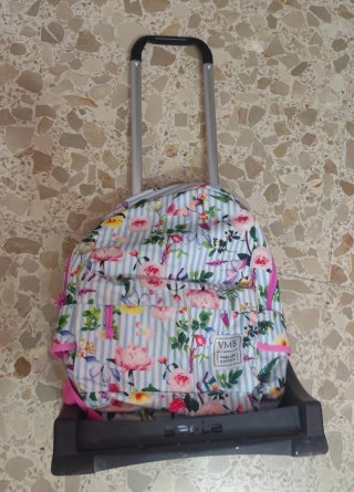 Mochila con ruedas desmontable floral