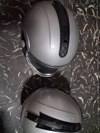 Dos casco de moto muy vien cuidado