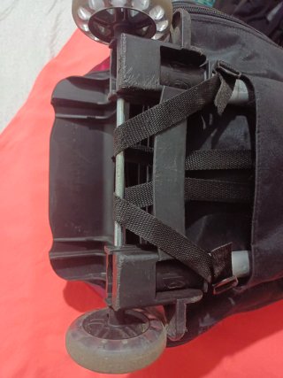 Maleta de ruedas para  patín artistico.