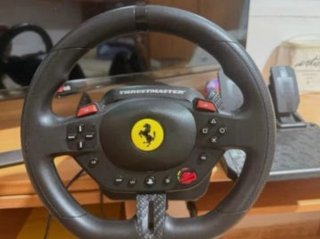 Volante Thrustmaster Ferrari PS4