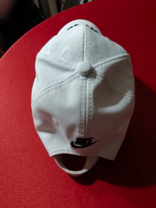 Gorra Nike Blanca con Logo Nike Negro