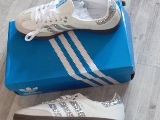 Zapatillas Adidas Samba Blancas y Plateadas