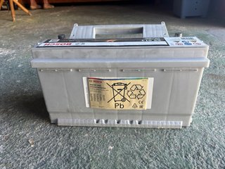 Batería Bosch S5 013 12V 100Ah 830A