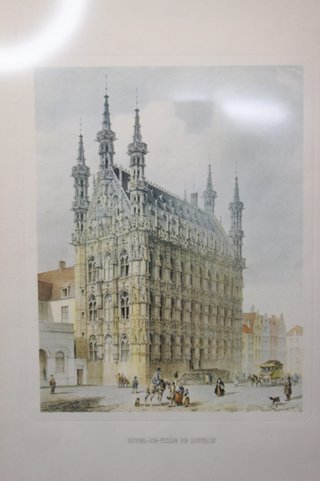 Pareja de reproducciones de grabados antiguos del Ayuntamiento de Lovaina, Bélgica.