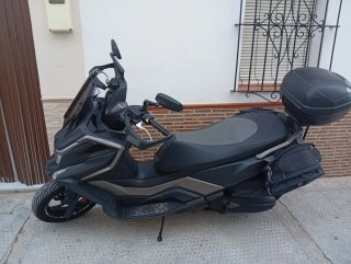 Kymco DTX 350 Negra y Gris