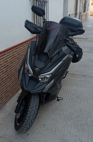 Kymco DTX 350 Negra y Gris