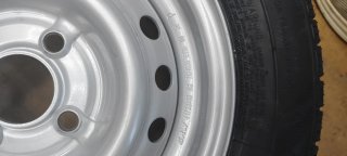 2 Llantas 13” 4x98 ET30 + Neumáticos 165/70 R13