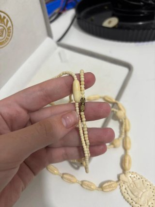 Set 2 collane vintage osso