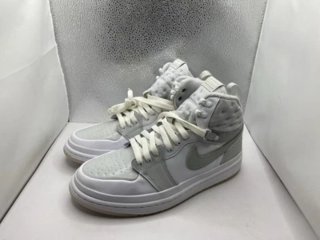 Nike Air Jordan 1 Talla 42 Gris/Blanco