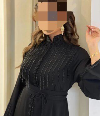 Caftán Negro Elegante con Pedrería