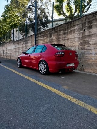 SEAT Leon 1999 solo asta finales de mes