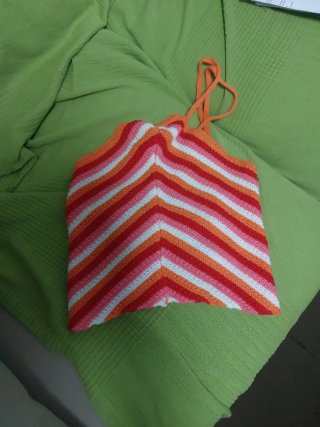 Top de crochet con rayas