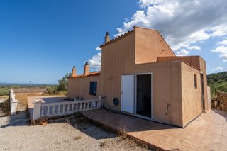 Lugar inigualable con una casa de campo para vivir