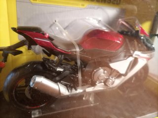 Moto Yamaha YZF-R1 1:12 CCA Ufficiale