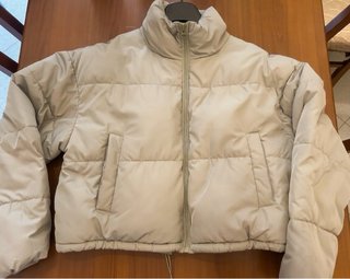 Piumino crop beige caldo