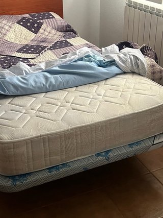 Camas de 1.05 con Somier, Cabeceros y mesilla