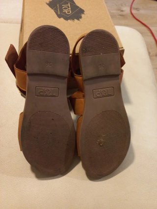 Sandalias de cuero marrón T.36
