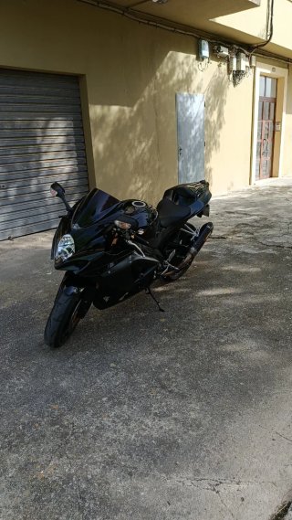 Suzuki GSX-R 1000 K8 Negra