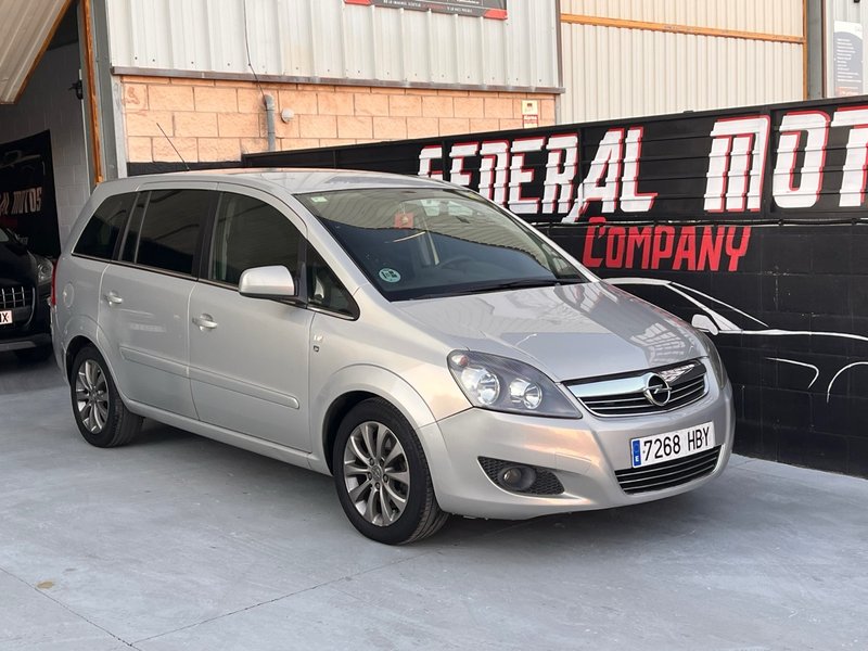 Opel Zafira 2011 - foto 1