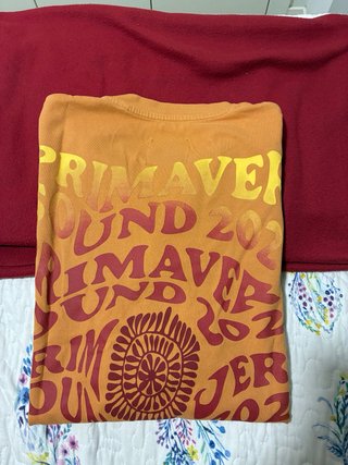 Camiseta Pull & Bear  Estampada Naranja Talla XS
