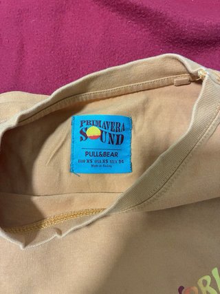 Camiseta Pull & Bear  Estampada Naranja Talla XS