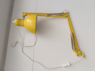 Flexo de escritorio amarillo Ikea