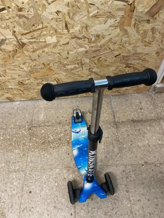 Patinete infantil 3 ruedas azul peces
