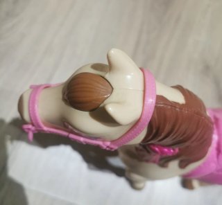Muñeca Barbie con Caballo que camina