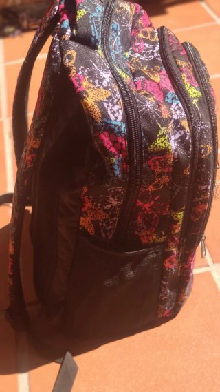 Mochila escolar con estampado de mariposas