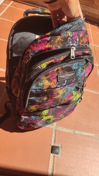 Mochila escolar con estampado de mariposas