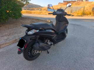 Piaggio Beverly 300 Negra