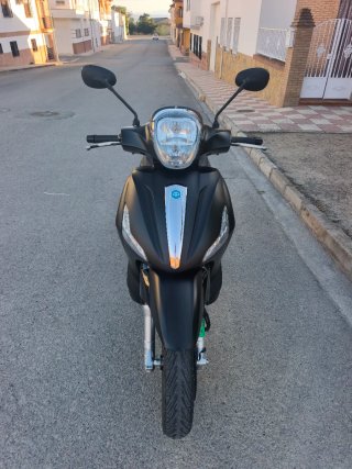 Piaggio Beverly 300 Negra