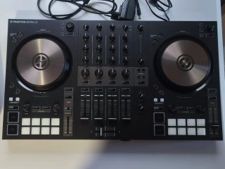 Traktor Kontrol S3 + Funda + Licencia Traktor