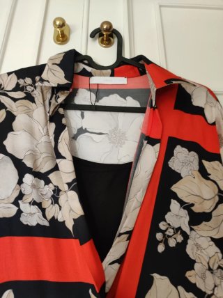 Vestido Mango Talla S Flores y Rojo