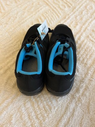 Zapatillas de montaña negras y azules Talla 37