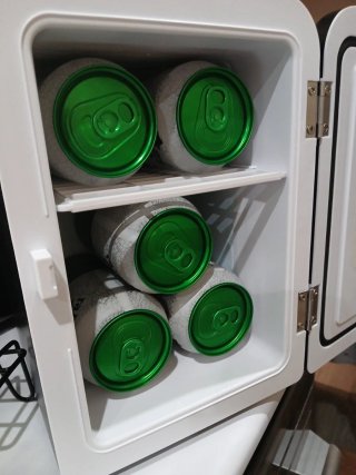 Nevera Portátil AstroAI Mini Refrigerador