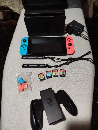 Console Nintendo Switch Blu/Rosso + Accessori