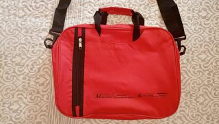 Maletín rojo nuevo