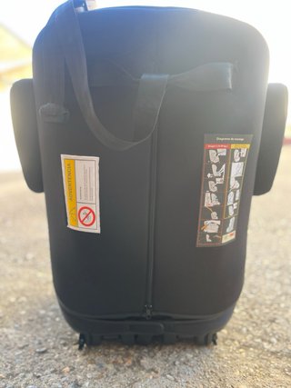 Silla de coche infantil negra y gris