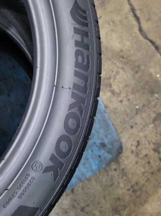 2 Neumáticos  245/45/18 Hankook