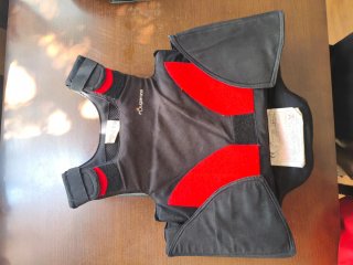 Equipación Hípica: Chaleco, Cascos y Guantes
