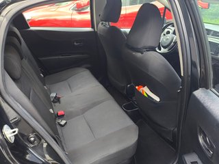 Toyota Yaris Hybrid Active 2012