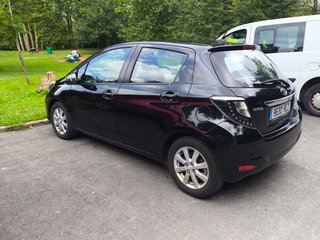 Toyota Yaris Hybrid Active 2012