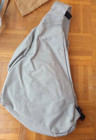 Mochila de senderismo gris