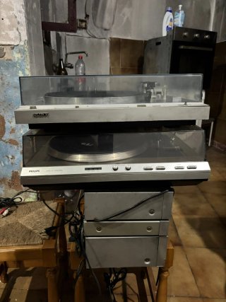 Tocadiscos Sony y Philips