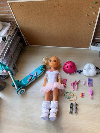 Muñeca Nancy con vestido rosa y botas