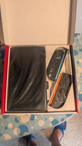 Nintendo Switch 2 Grigio/Rosso mai usato