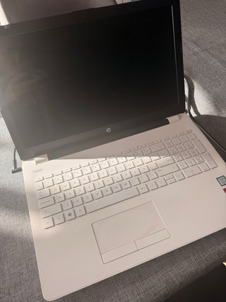 Portátil HP 17,3 i5 8GB RAM 1TB